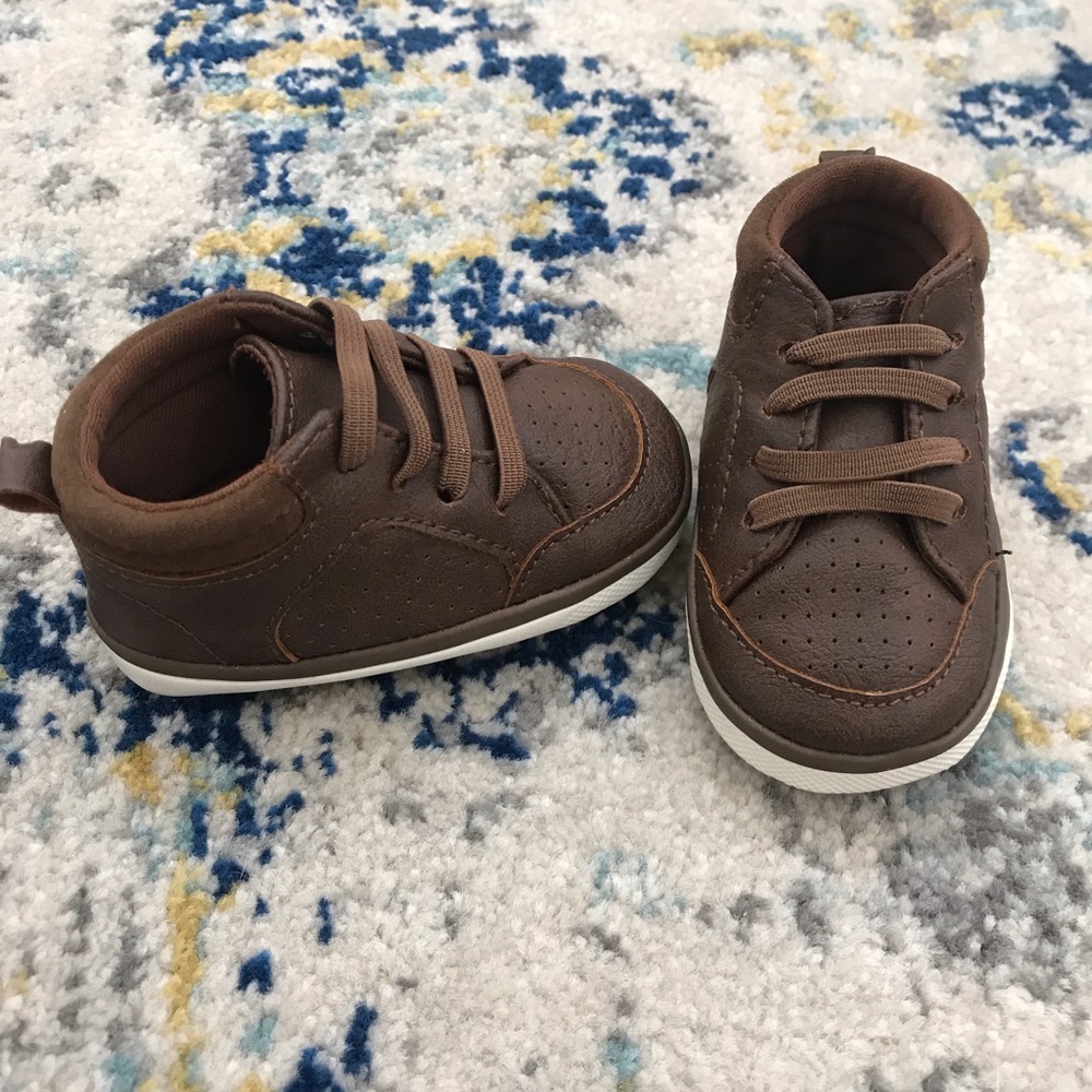 Like New Koala Baby Shoes Size 2